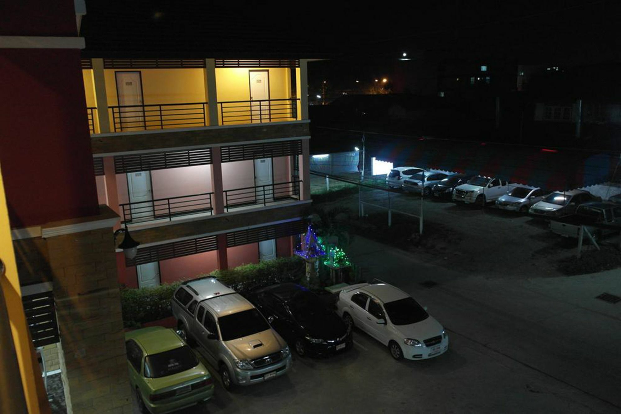 The Beehive Place Pakchong Hotel Exterior photo