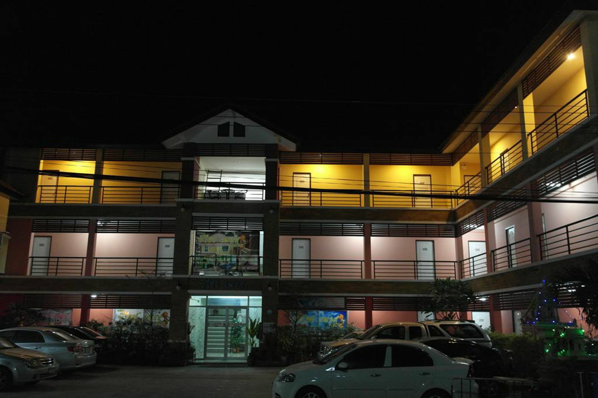 The Beehive Place Pakchong Hotel Exterior photo