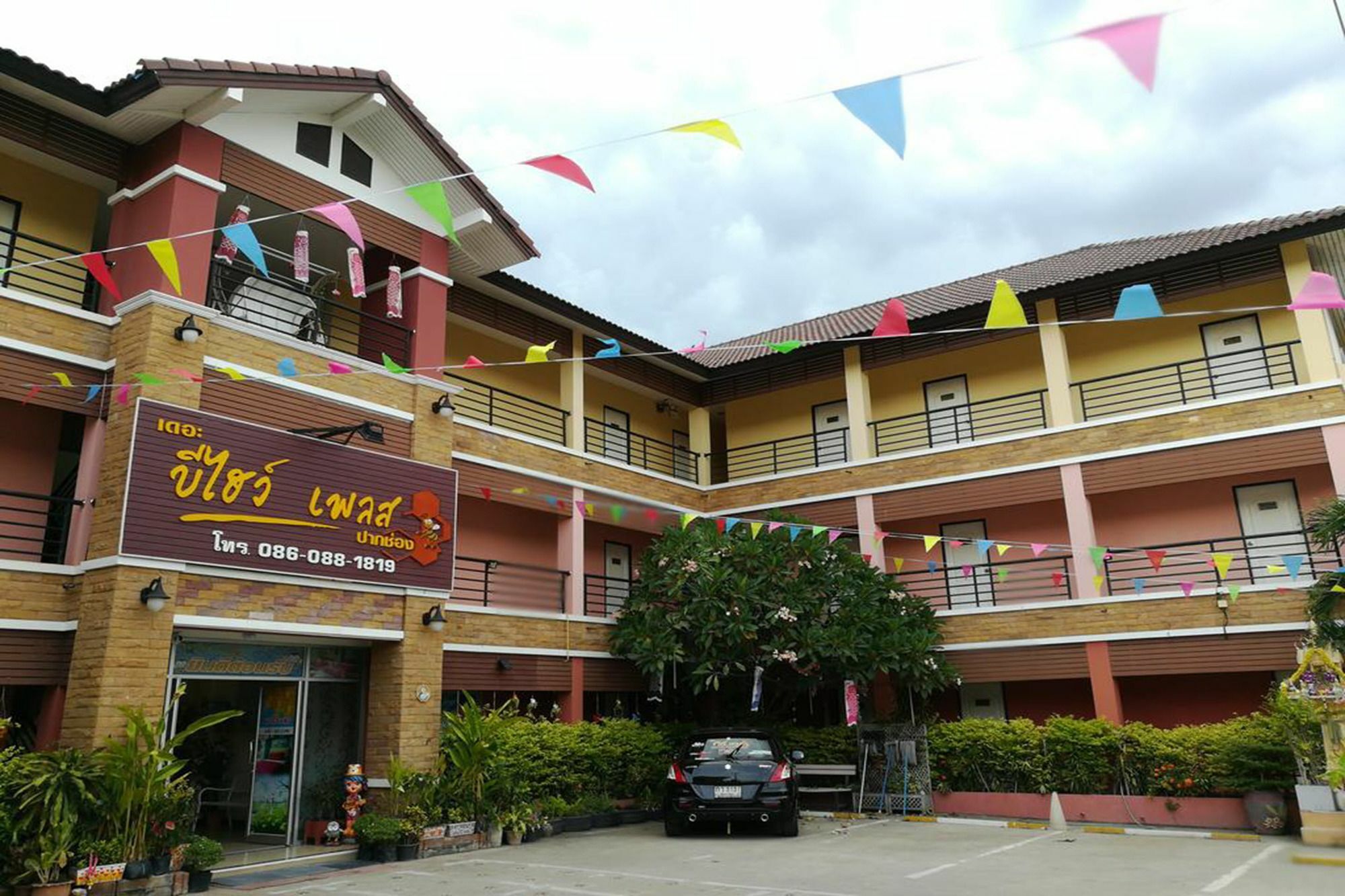 The Beehive Place Pakchong Hotel Exterior photo